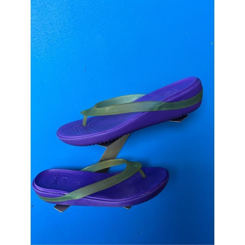 Crocs flip flop sandals women Size 11